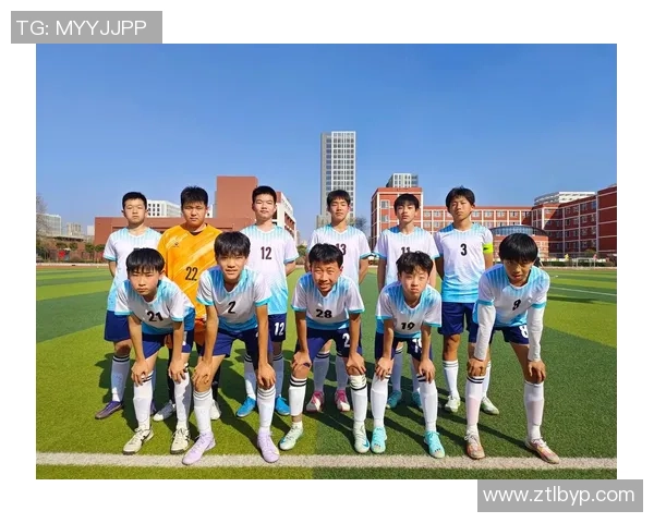 成都足球队荣登足球配合排行榜第十名展现团队实力与默契 成都足球队荣登足球配合排行榜第十名展现团队实力与默契