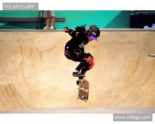 杭州滑板队边路渗透战术解析与实战应用探讨